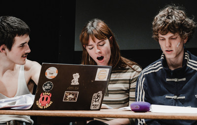 Utrinki z bralnih uprizoritev 10-minutnih besedil študentov AGRFT <em>Foto: Maša Pirc</em>