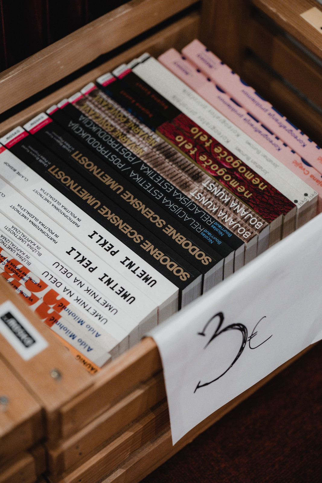 Utrinki z odprtja prodajne knjižne izložbe Slovenskih gledaliških založnikov <em>Foto: Maša Pirc</em>