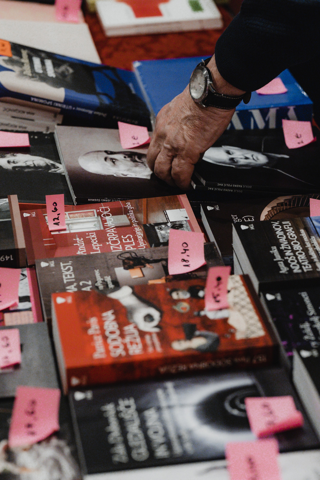 Utrinki z odprtja prodajne knjižne izložbe Slovenskih gledaliških založnikov <em>Foto: Maša Pirc</em>