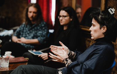 Utrinki s pogovora o(b) knjigi Urjenja v nestrinjanju <em>Foto: Maša Pirc</em>