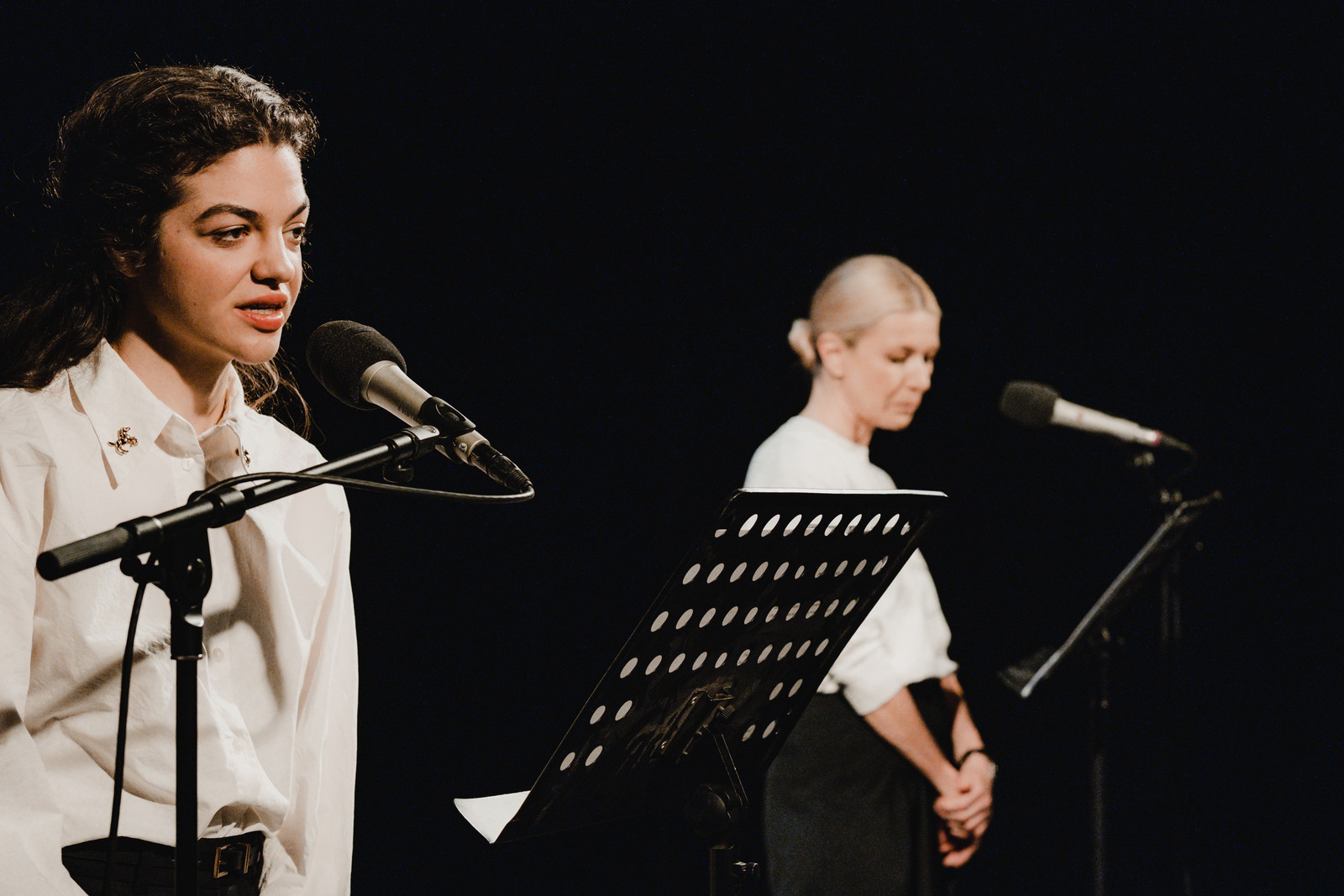 Utrinki z žive izvedbe radijske igre Neže Lučka Peterlin: Jagnje <em>Foto: Maša Pirc</em>