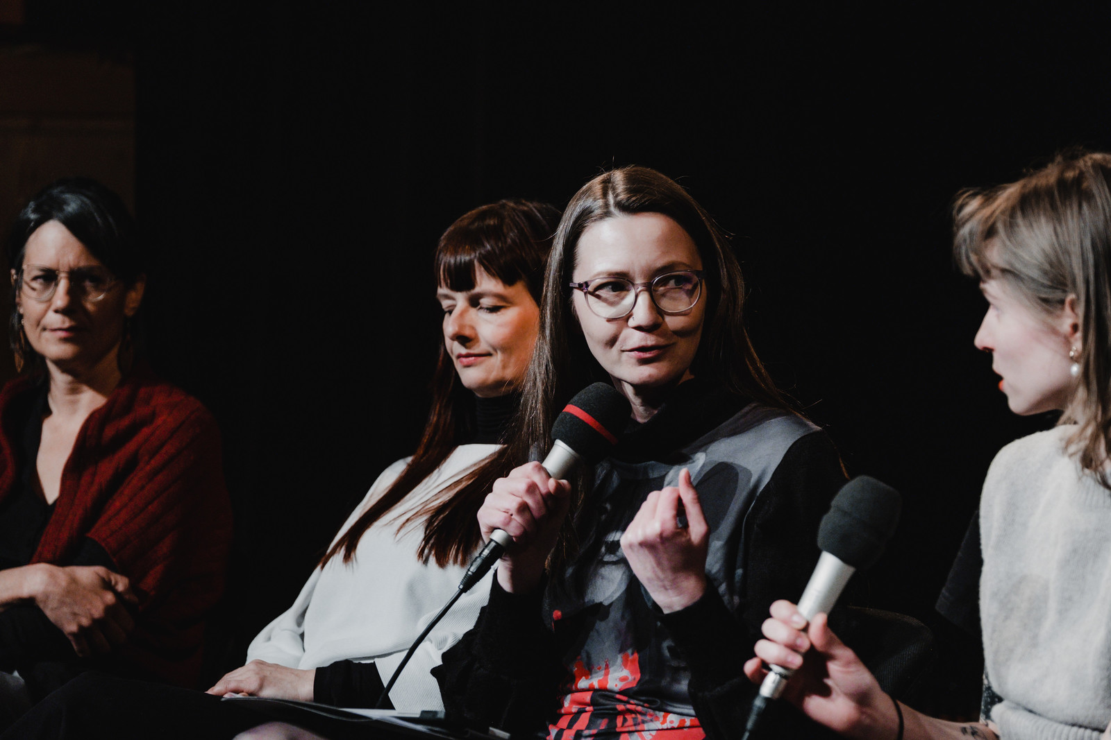 Utrinki z žive izvedbe radijske igre Neže Lučka Peterlin: Jagnje <em>Foto: Maša Pirc</em>