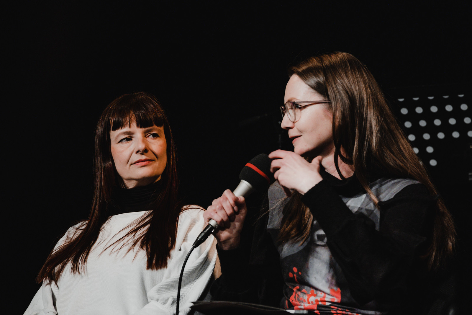 Utrinki z žive izvedbe radijske igre Neže Lučka Peterlin: Jagnje <em>Foto: Maša Pirc</em>