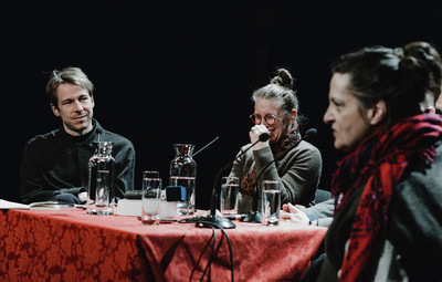 Utrinki z Okrogle mize Hiša za goste: Umetniška svoboda na kocki - gledališče v politično zaznamovanih kontekstih <em>Foto: Maša Pirc</em>