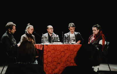 Utrinki z Okrogle mize Hiša za goste: Umetniška svoboda na kocki - gledališče v politično zaznamovanih kontekstih <em>Foto: Maša Pirc</em>