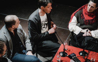 Utrinki z Okrogle mize Hiša za goste: Umetniška svoboda na kocki - gledališče v politično zaznamovanih kontekstih <em>Foto: Maša Pirc</em>