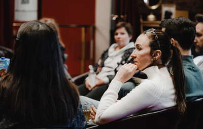 Utrinki s pogovora in predstavitve praktične gledališke delavnice ter projekta Slovenščina kot drugi in tuji jezik <em>Foto: Maša Pirc</em>