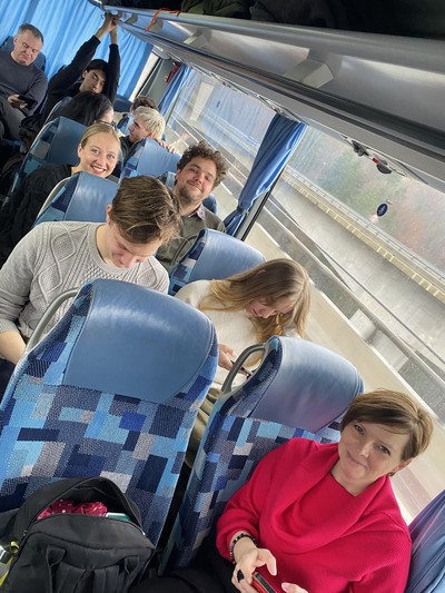 Štirje/-i izbrani/-e udeleženci/-ke bodo v času delavnice brezplačno bivali/-e v Layerjevi hiši in se pod vodstvom mentorice Kim Komljanec urili/-e v pisanju dramskih besedil. <em>Foto: Ksaver Šinkar</em>